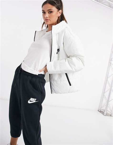 nike wattierte jacke damen weiß|Nike – wattierte jacke mit swoosh.